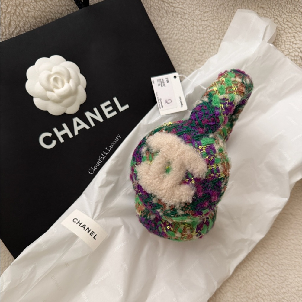 Auth BNWT Chanel CC Logo Green Shearling Earmuffs